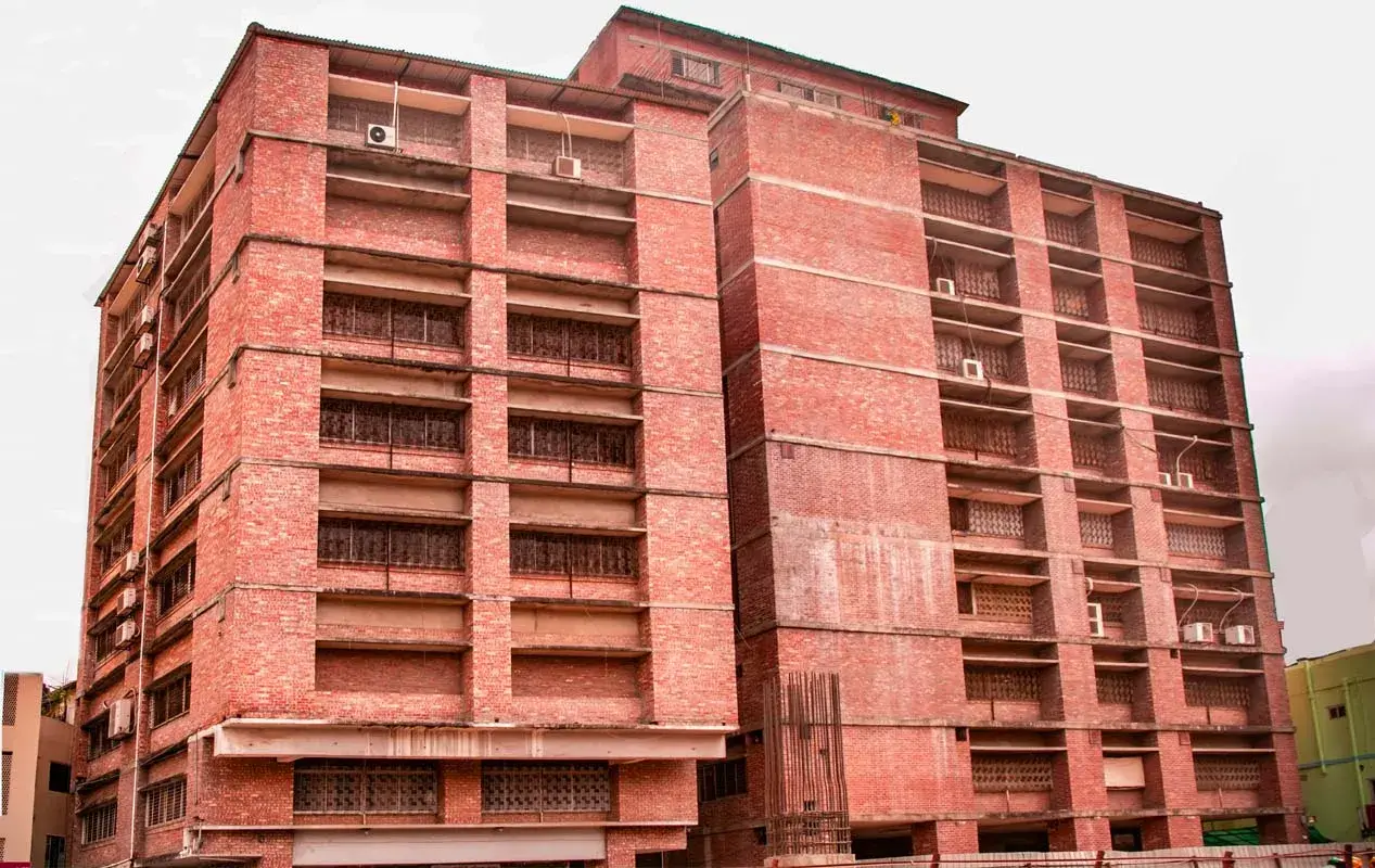 Dhaka Community Medical College